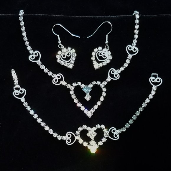 Jewelry - Vintage Rhinestone Heart Statement Set